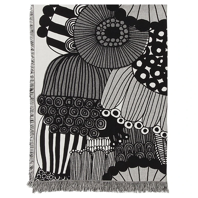Marimekko Siirtolapuutarha Blanket, Black - Off White 4 Marimekko Siirtolapuutarha Blanket, Black - Off White - Image 2