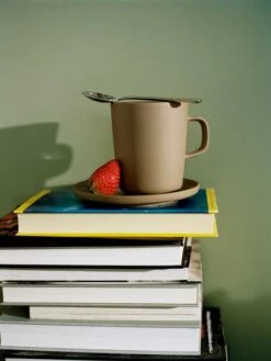 Marimekko Oiva Mug 2,5 Dl, Terra-black 10 Marimekko Oiva Mug 2,5 Dl, Terra-black -Marimekko 190517 OSMA HARVILAHTI MARIMEKKO 010 5314 14 28129