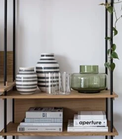 Marimekko Urna Vase, Olive 10 Marimekko Urna Vase, Olive -Marimekko Design Stories 3 VASES 28vol.129 1