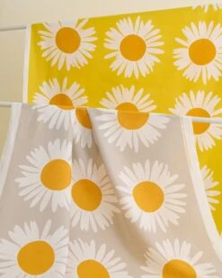 Marimekko Auringonkukka Tablecloth, 135 X 280 Cm, Yellow - White 7 Marimekko Auringonkukka Tablecloth, 135 X 280 Cm, Yellow - White -Marimekko MM 231 Auringinkukka 2 2