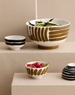 Marimekko Oiva - Hyräily Bowl, 3 Dl, 3pcs, White - Wet Sand - Black 13 Marimekko Oiva - Hyräily Bowl, 3 Dl, 3pcs, White - Wet Sand - Black -Marimekko MM 231 Hyraily 189 2 2 1