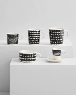 Marimekko Oiva - Räsymatto Mug 2,5 Dl, Black-white 8 Marimekko Oiva - Räsymatto Mug 2,5 Dl, Black-white -Marimekko MM Cont Oiva Rasymatoo mugs