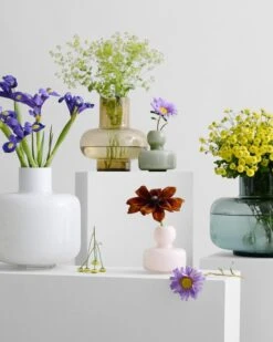 Marimekko Urna Vase, Grey 10 Marimekko Urna Vase, Grey -Marimekko MM cont Ming Urna Umpu Flower 1