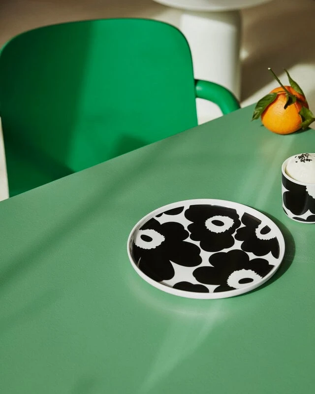 Marimekko Oiva - Unikko Plate 20 Cm, White - Black 6 Marimekko Oiva - Unikko Plate 20 Cm, White - Black - Image 4