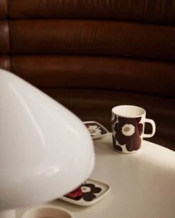 Marimekko Oiva - Unikko Plate, 10 X 10 Cm, 2 Pcs, White - Burgundy - Clay 9 Marimekko Oiva - Unikko Plate, 10 X 10 Cm, 2 Pcs, White - Burgundy - Clay -Marimekko Marimekko Home fw22 0133 hires