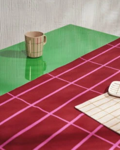 Marimekko Pieni Tiiliskivi Placemat, Linen - Gold 7 Marimekko Pieni Tiiliskivi Placemat, Linen - Gold -Marimekko Marimekko Home fw22 0630 hires