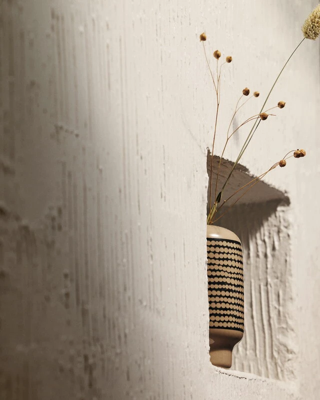 Marimekko Oiva - Siirtolapuutarha Vase, 14 Cm, Terra - Black 4 Marimekko Oiva - Siirtolapuutarha Vase, 14 Cm, Terra - Black - Image 2