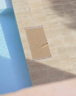 Marimekko Pieni Tiiliskivi Bath Towel, Brown - Off White -Marimekko Marimekko 223 224 03 0027