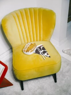 Marimekko Oiva - Siirtolapuutarha Lunch Box, Natural White -Marimekko Marimekko Marimade cont campaign AgustinFarias 01