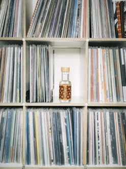 Marimekko Oiva - Unikko Drinking Bottle, Cork 7 Marimekko Oiva - Unikko Drinking Bottle, Cork -Marimekko Marimekko Marimade cont campaign AgustinFarias 09