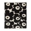 Marimekko Unikko Throw, White - Black 1 Marimekko Unikko Throw, White - Black -Marimekko Unikko quilt1 ee