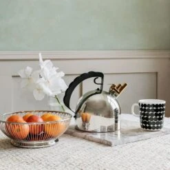 Marimekko Oiva - Räsymatto Mug 2,5 Dl, Black-white 9 Marimekko Oiva - Räsymatto Mug 2,5 Dl, Black-white -Marimekko alessi 1 sk rajattu